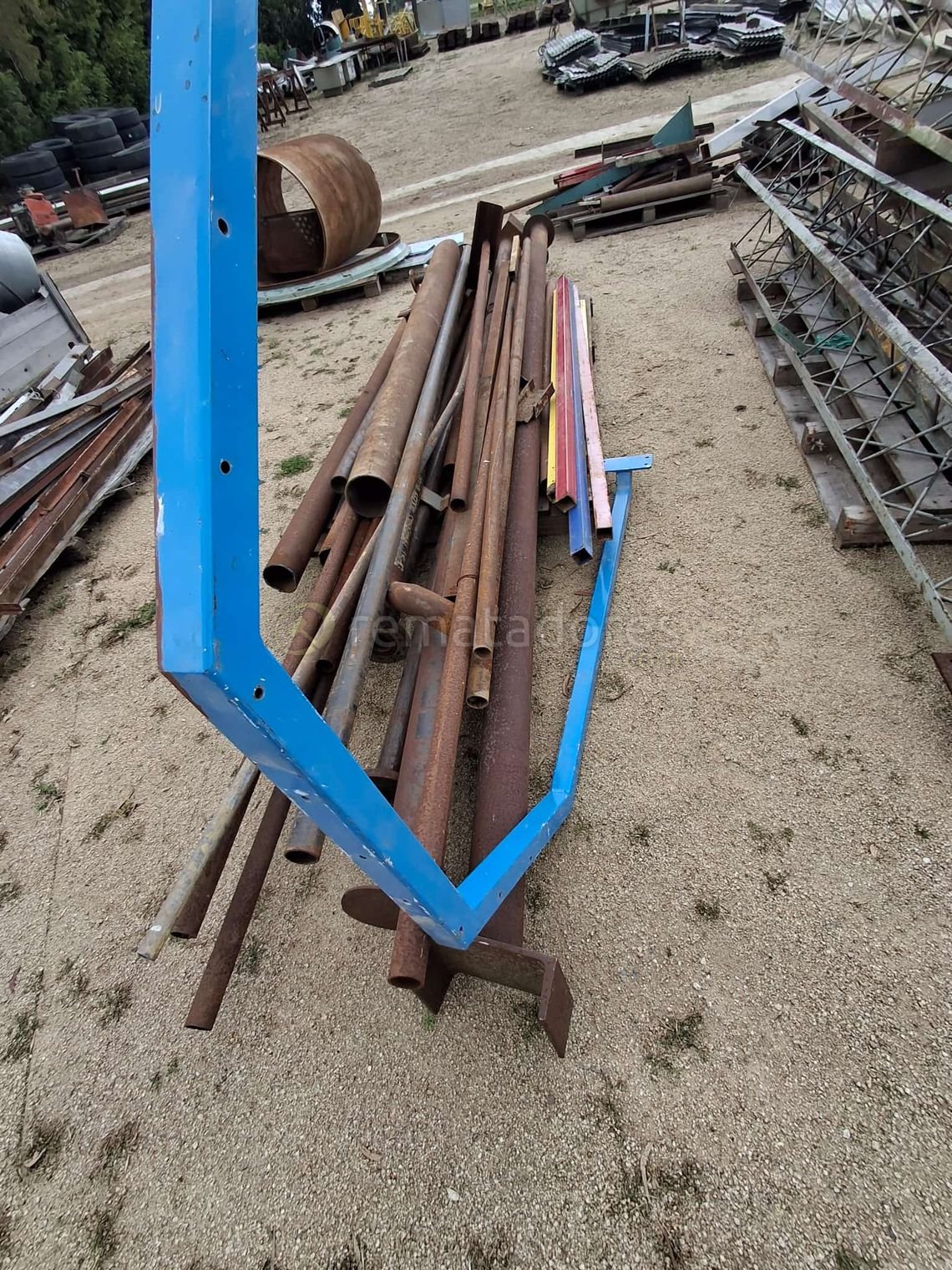 Lote de Tubos y Estructuras Metálicas Variadas