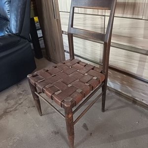 Silla Antigua con Asiento de Cuero Trenzado - imagen 3