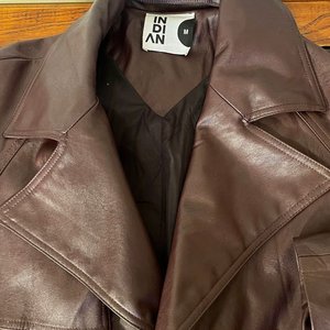 Tapado de cuerina Estilo Gabardina Bordo Talle M - imagen 2