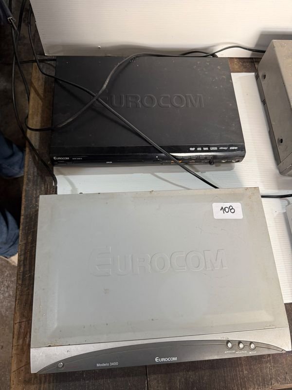 Lote de 3 Equipos: DVD Eurocom (1 funcionando), Panavox con control remoto y VHS LG