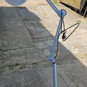 Portatil con brazo extensible y lupa sin uso - imagen 5