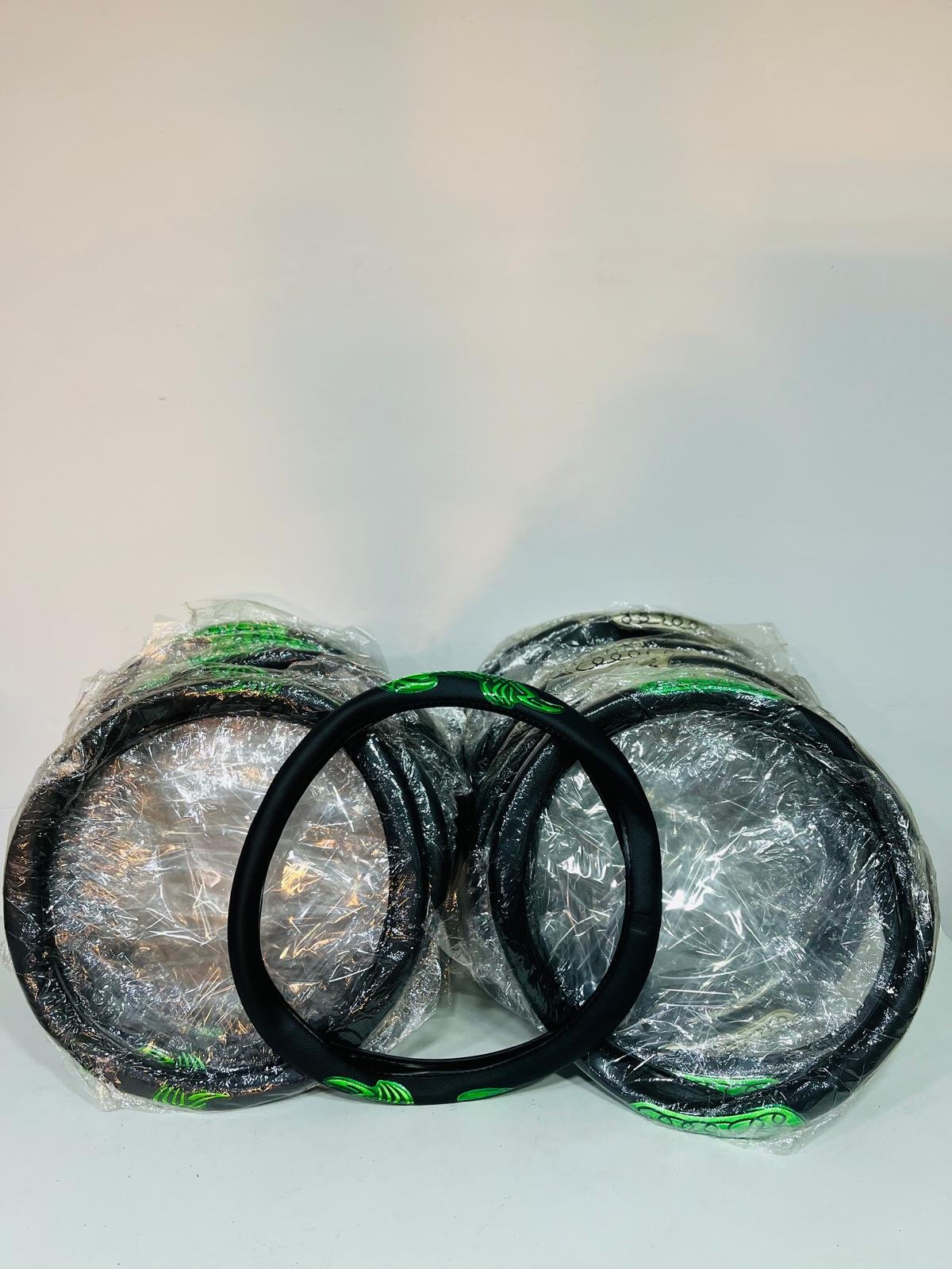 Lote de 20 Cubre Volantes Negros con Diseño Verde