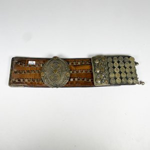 Espectacular cinto criollo con rastra de plata y oro, medallón central con cadenillas y 110 monedas de plata 88 cm - imagen 1
