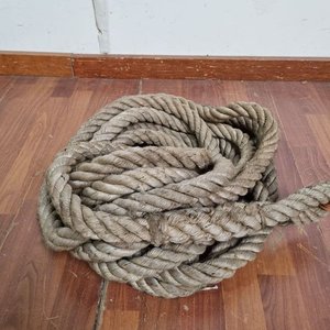 Lote siguiente: Soga Gruesa de 10.5 Metros para Trabajos o Decoración Rústica