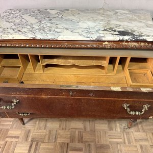 Cómoda Clásica de Madera con Tapa de Mármol y Detalles en Bronce - imagen 10