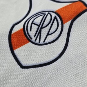 2 Camisetas de Fútbol Vintage: Quilmes y "100 Años de Orgullo y Pasión" - imagen 5