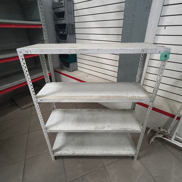 Estantería Metálica Blanca de Cuatro Niveles con Parantes Perforados - imagen 1