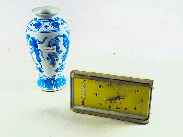 Florero de Porcelana Azul y Blanco con Reloj de Sobremesa Chunlei - imagen 1