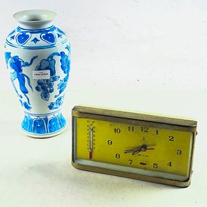 Lote anterior: Florero de Porcelana Azul y Blanco con Reloj de Sobremesa Chunlei