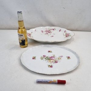 Conjunto de Fuente y Bandeja Ovalada de Porcelana M.Z. Austria con Diseño Floral y Borde Dorado - imagen 1
