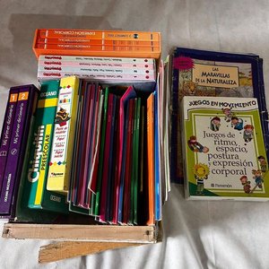 Cajón con Libros Infantiles y Educativos Varios - imagen 2