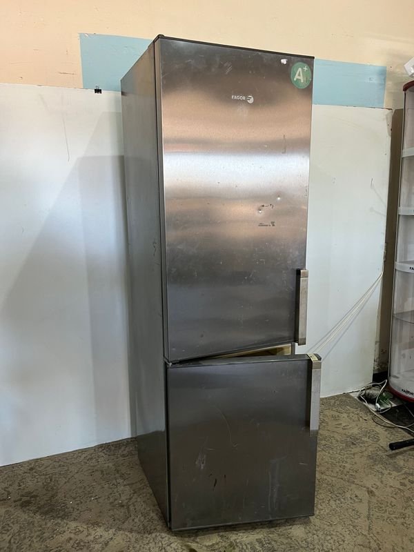 Heladera Fagor de 2 puertas en buen estado - imagen 6