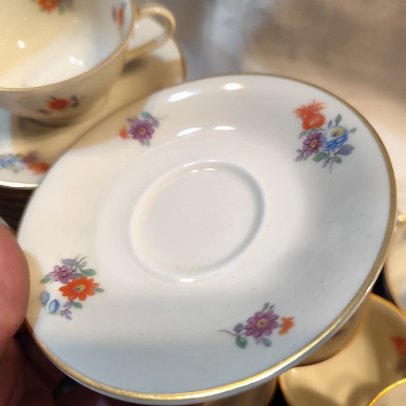 Juego de porcelana alemana Bavaria EDELSTEIN, tacitas y platitos - imagen 4