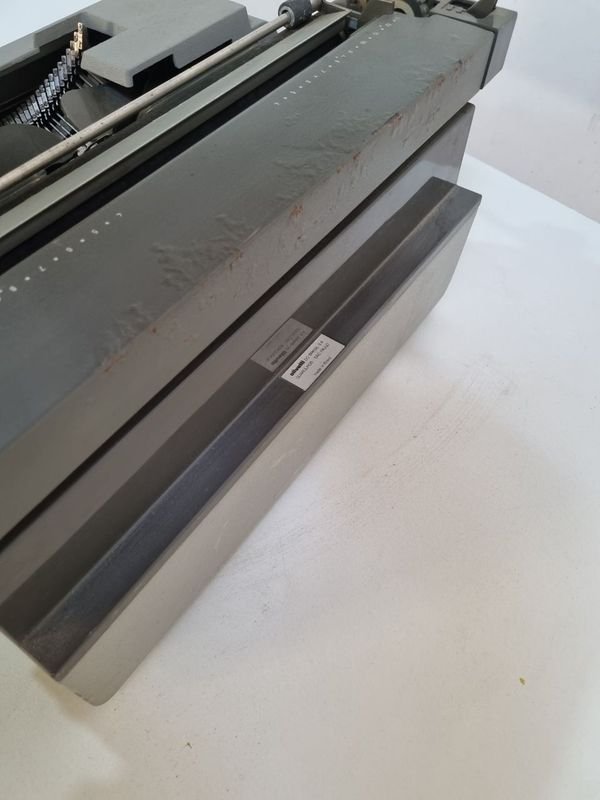 Maquina De Escribir Olivetti - imagen 7