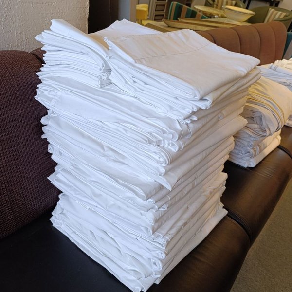 Juegos de sábanas marca Surtex de 2 plazas king en color blanco - imagen 5