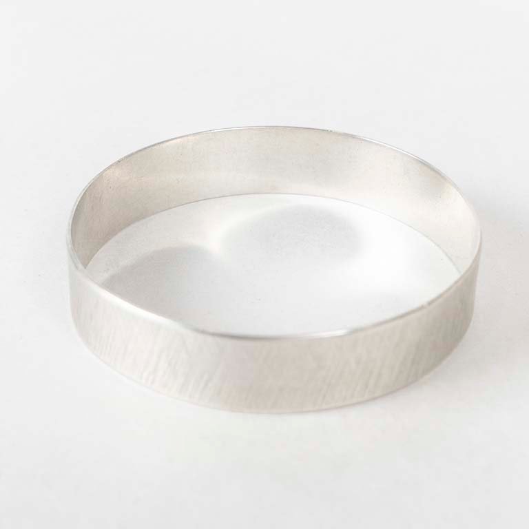 Pulsera de Plata con Diseño Rayado