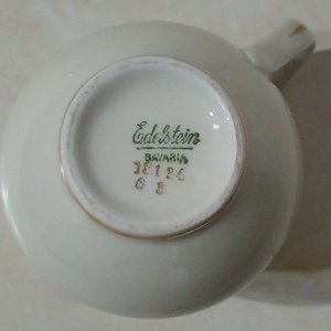 Lechera de Porcelana Fina Edelstein Bavaria Alemana con Diseño Botánico Dorado - imagen 4