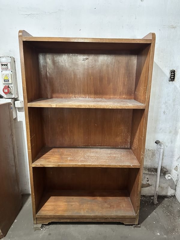 Estantería de madera con múltiples estantes - imagen 5