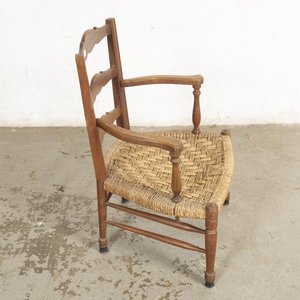 Sillón bajo de madera y fibras naturales con detalles - imagen 3