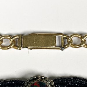 Tres Pulseras Diferentes: Dos Enchapadas y Una de Cuentas Negras con Piedra - imagen 5
