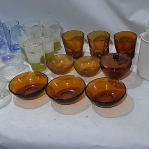 Lote de Vasos, Compoteras, Azucarero y Jarras de Vidrio - imagen 3