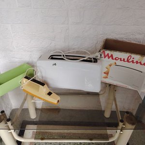 Lote siguiente: Tostadora Moulinex Blanca y Cuchillo Eléctrico Amarillo