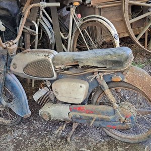 Moto Suzuki 50 MC Antigua de los Años 60 para Restaurar - imagen 7