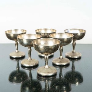 Lote siguiente: Set de 6 Copas de Platina Estilo Vintage