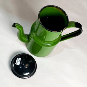 Tetera y Mate Esmaltados Verdes con Tapa Negra - imagen 3