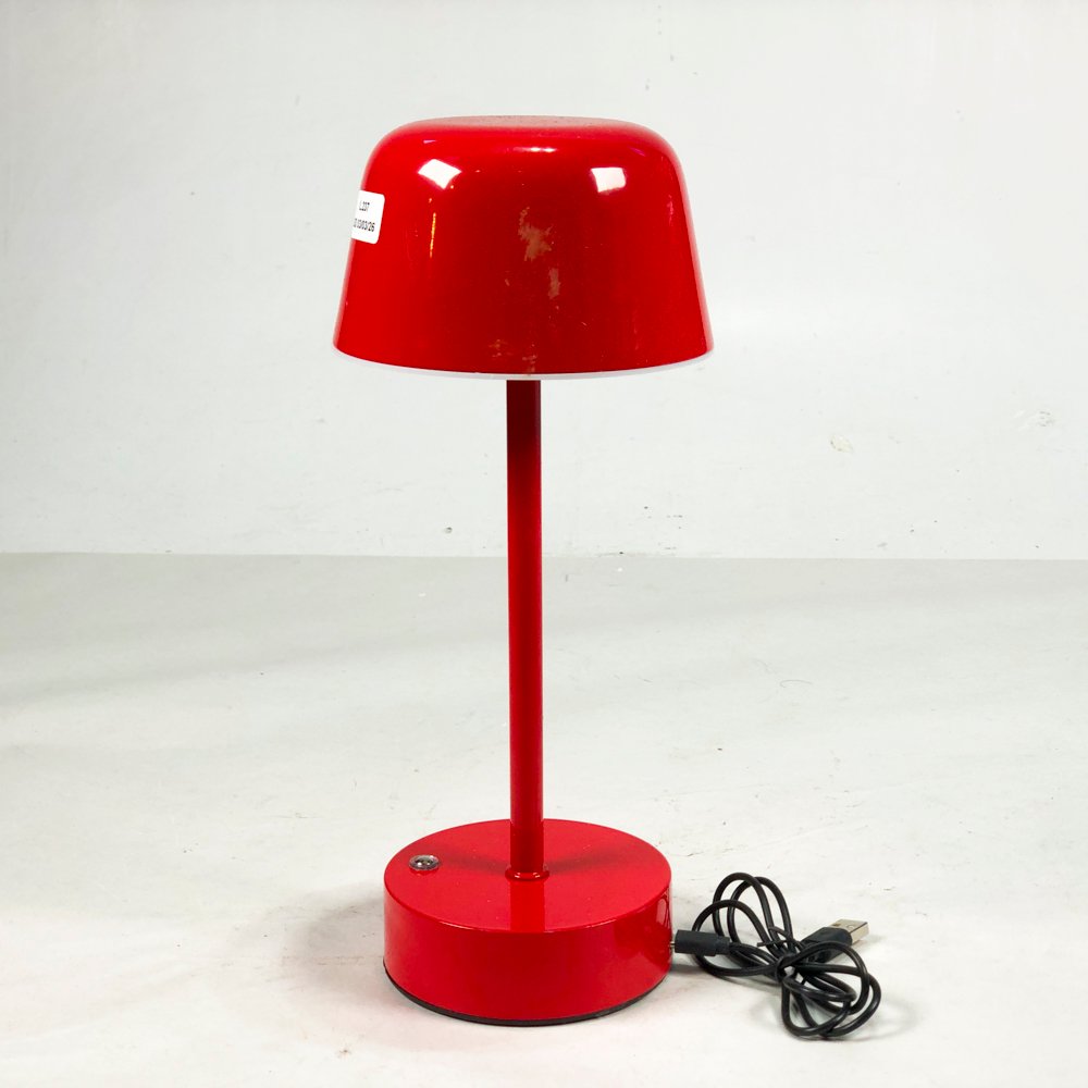 Lote siguiente: Lámpara de sobremesa con USB en metal rojo