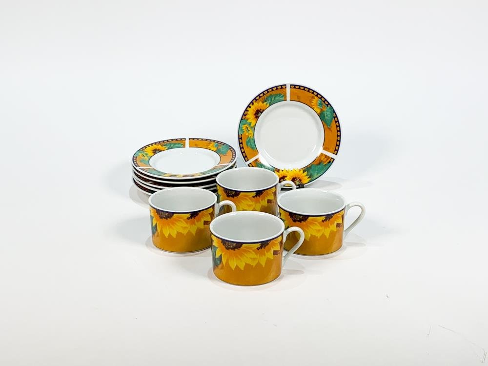 Juego de 4 Tazas y 6 Platos de Porcelana con Decoración Floral