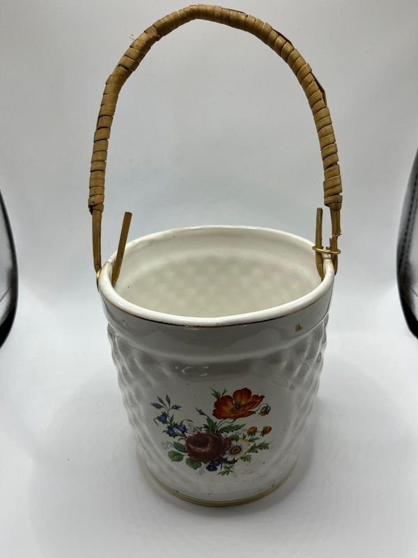 Vajilla de cerámica vintage con botellas y maceta - imagen 3