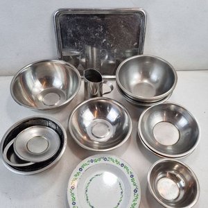 Set de Cocina Metálico: Fuentes, Bandejas y Vaporera (15 Piezas) - imagen 3