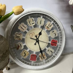Lote de Floreros, Reloj de Pared y Velas LED - imagen 4