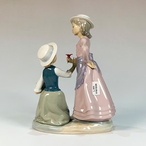Figura Lladro de Porcelana: Dama y Niña con Flores - imagen 3