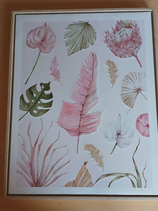 Cuadro de flores y hojas en papel