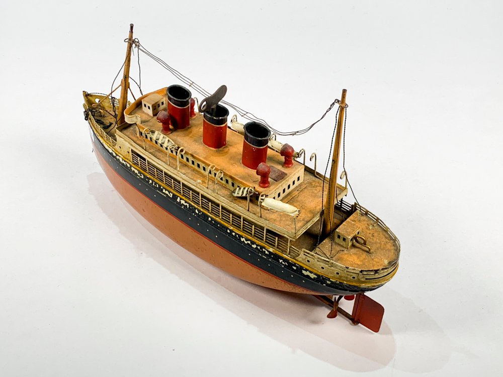 Maqueta de buque de pasajeros detallada - imagen 2