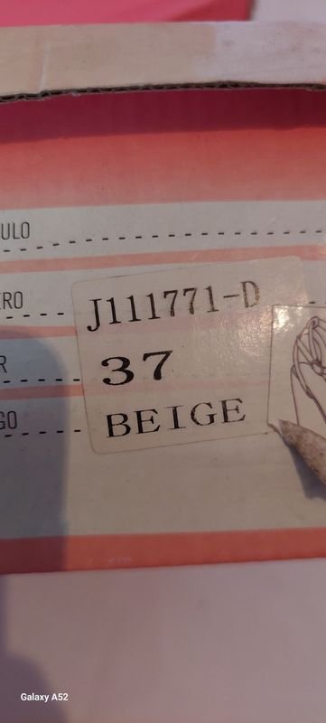 Zapatos de tacón alto beige para personas altas - imagen 5