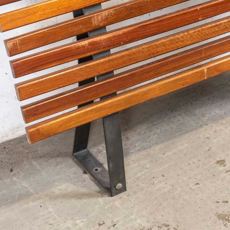 Banco de madera y metal con detalles en el lustre - imagen 2
