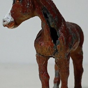 Caballo de Hierro Colado Antiguo Pintado a Mano - Juguete Vintage - imagen 3