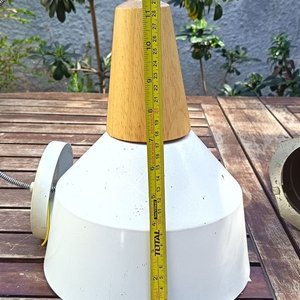 Spot o Foco de Estilo Teatro Medidas: Lados 12cm x 23 cmLargo 230 cm /  Lámpara de Techo Estilo Nórdicocon pantalla blanca de Metal Medidas: Alto 29 cm x Diámetro 23 cm - imagen 7