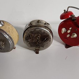 Tres Relojes Despertadores Antiguos: JAZ, Herweg y Otro - imagen 6
