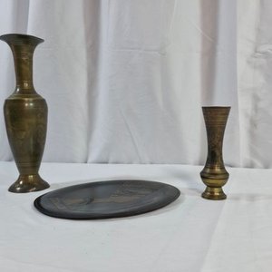 Par de Ánforas de Bronce y Plato con Imagen de Nefertiti en Cobre - imagen 3