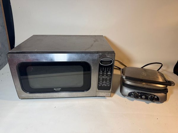 Microondas Sharp y Waflera Eléctrica 110V