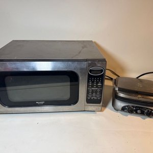 Lote anterior: Microondas Sharp y Waflera Eléctrica 110V