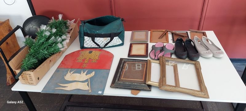 Lote anterior: Colección de arte y objetos decorativos