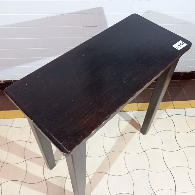 Mesa auxiliar de madera para hogar - imagen 3