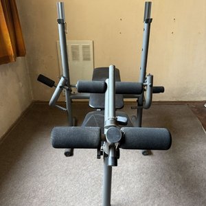 Banco de Pesas Multifuncional Gris con Respaldo y Asiento Acolchado - imagen 6