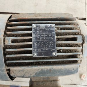 Motor trifásico weg 4 hp - imagen 2