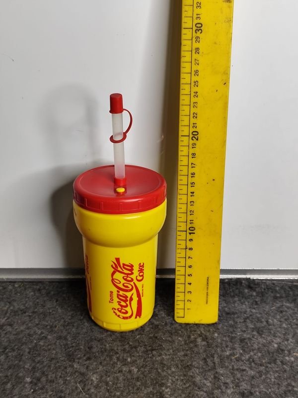 Vaso o Botellita Coca-Cola con Tapa y Sorbete